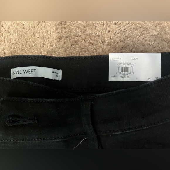 NWT Nine West Black Sculpting Denim Skinny Jeans - Picture 2 of 7
